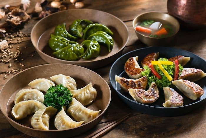 Ångkokta dumplings med broccoli